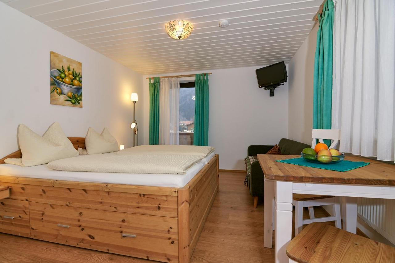 Dangl Gbr, Gaestehaus Sonnenhof - Inkl. Chiemgau Karte Bergen  Room photo